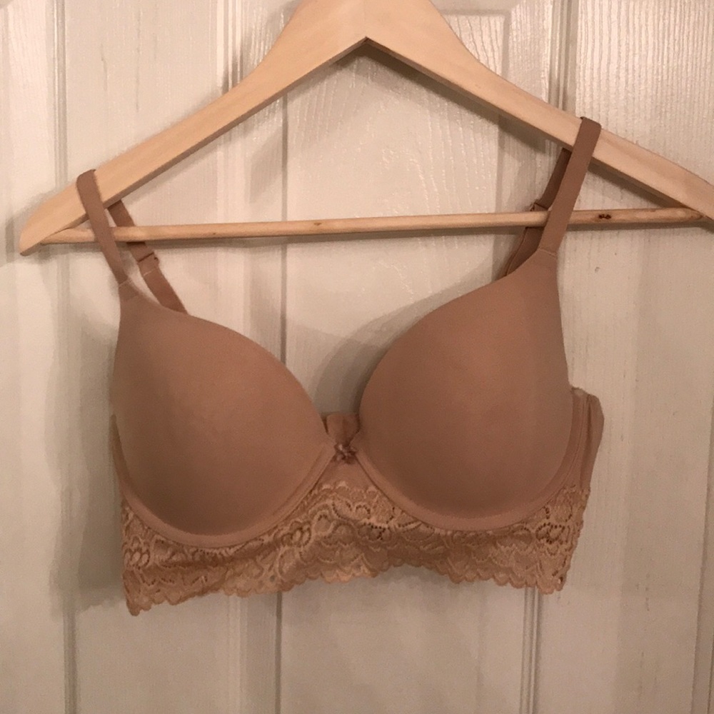 Brand new tan t-shirt bra with lace